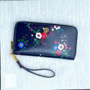 Tory Burch Zip Leather Clutch